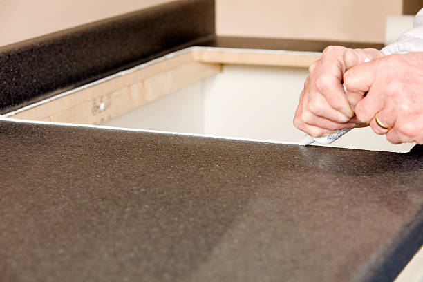 コーキングをはがす